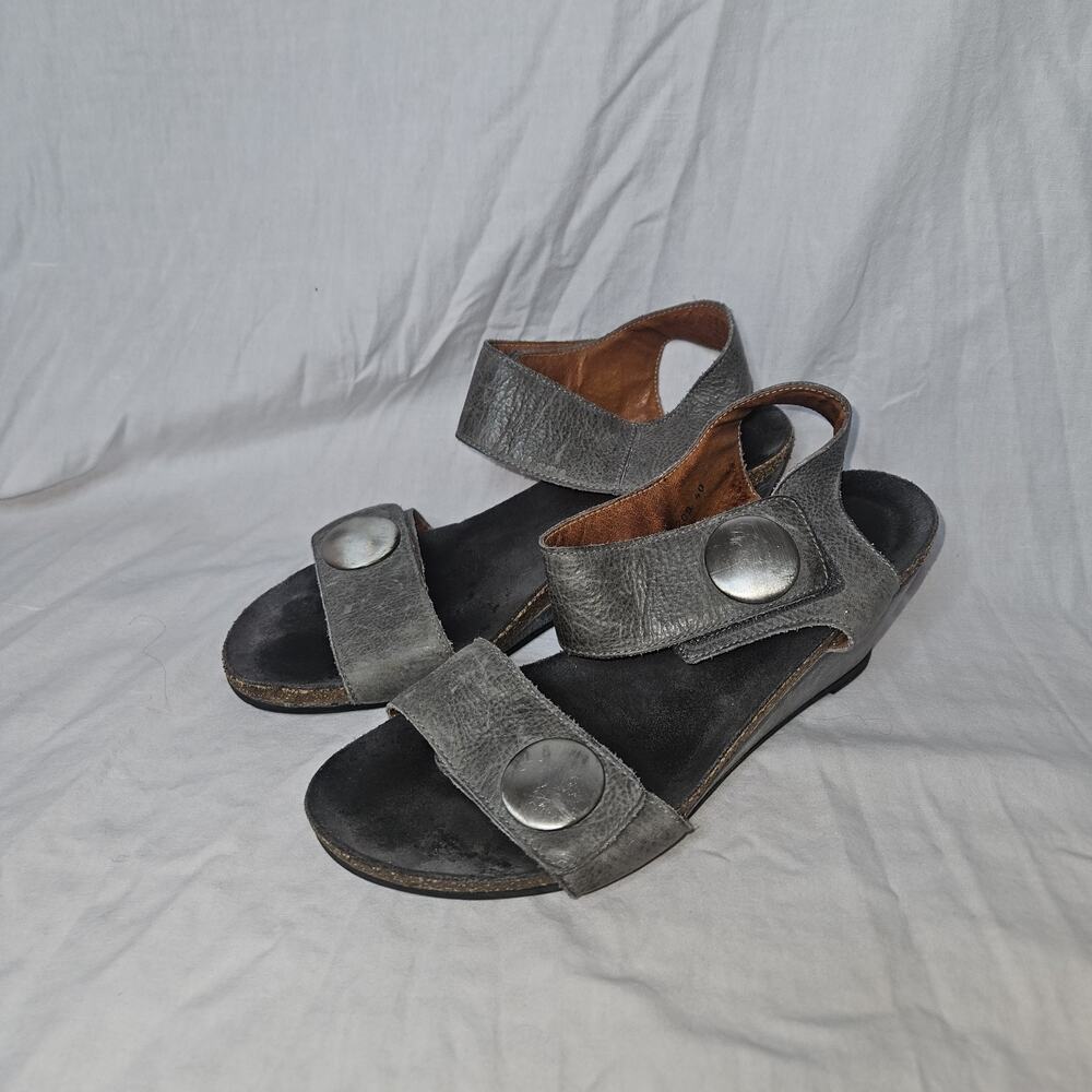 Taos Size 40 Carousel Gray Leather Wedge Sandals Ankle Strap